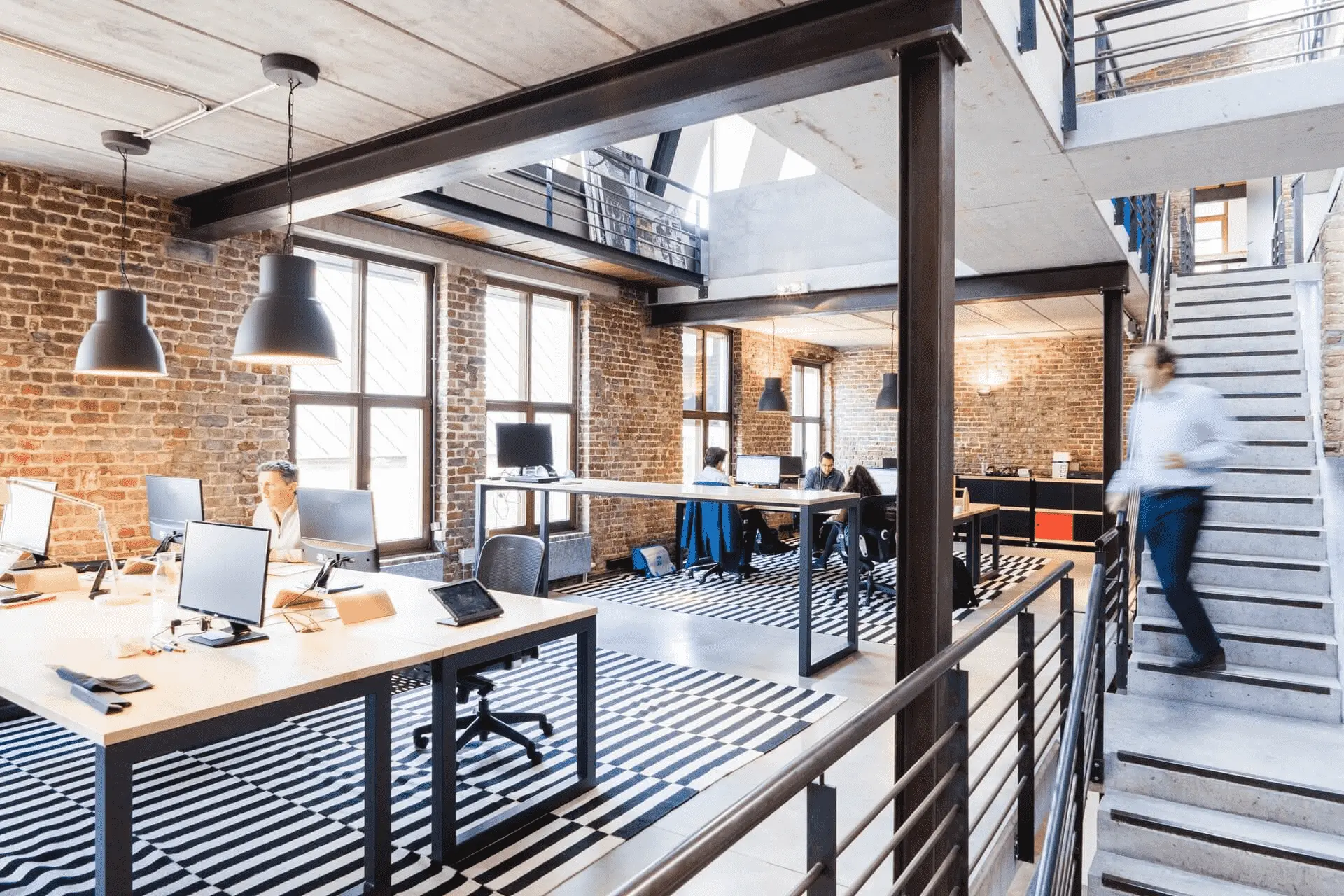 Unternehmensverkauf 2023 Büro mit Open Space
